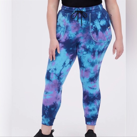 Torrid Tie Dye Everyday Fleece Crop Active Jogger Size 1X - Picture 2 of 8